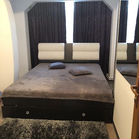 Hôtel Apartament Isabela à Năvodari Extérieur photo