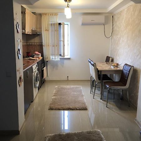 Hôtel Apartament Isabela à Năvodari Extérieur photo